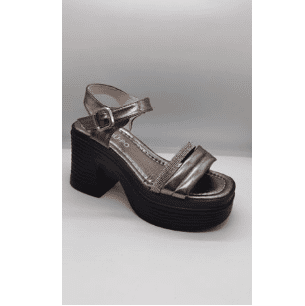 24 sandalias nuevas