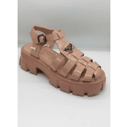 24 sandalias nuevas